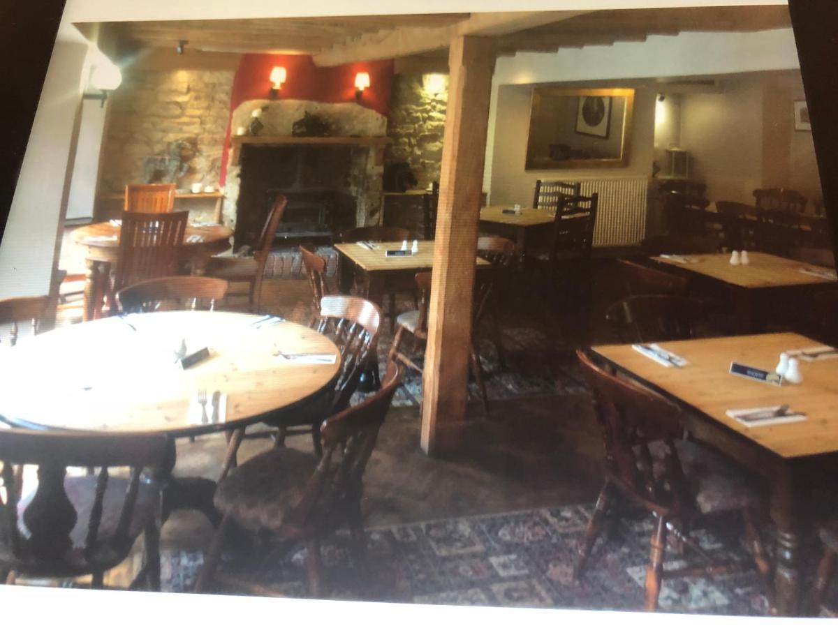 Horse & Hound Inn Broadway  Esterno foto